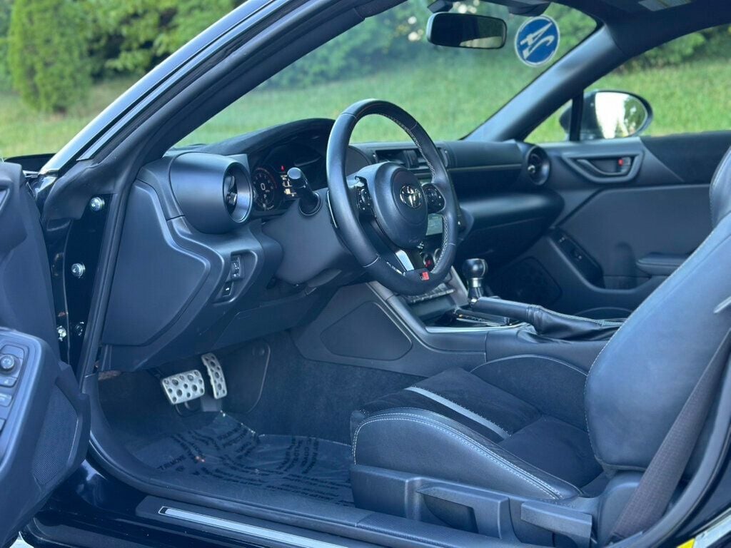 2024 Toyota GR86 Premium photo 15