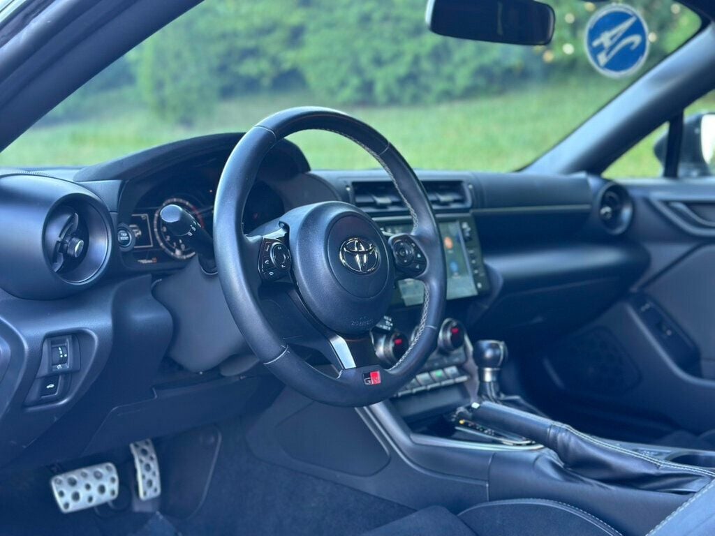 2024 Toyota GR86 Premium photo 16