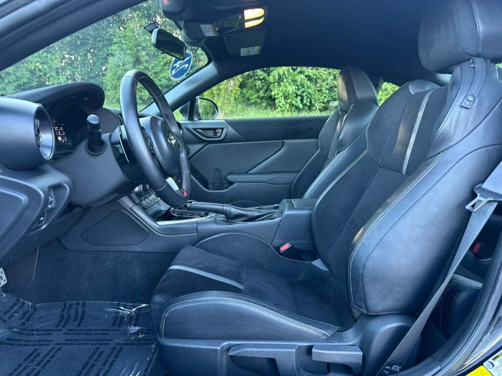 2024 Toyota GR86 Premium photo 17