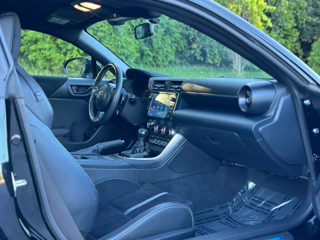 2024 Toyota GR86 Premium photo 21