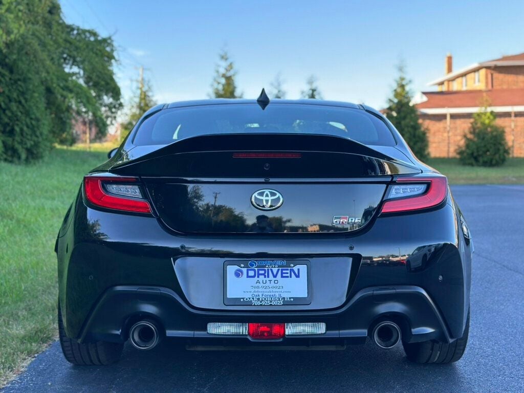 2024 Toyota GR86 Premium photo 6