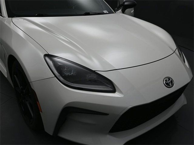 2024 Toyota GR86 Premium photo 17