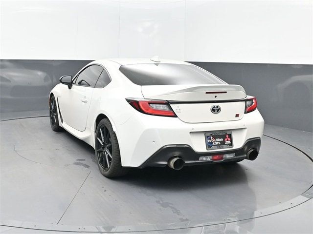 2024 Toyota GR86 Premium photo 3