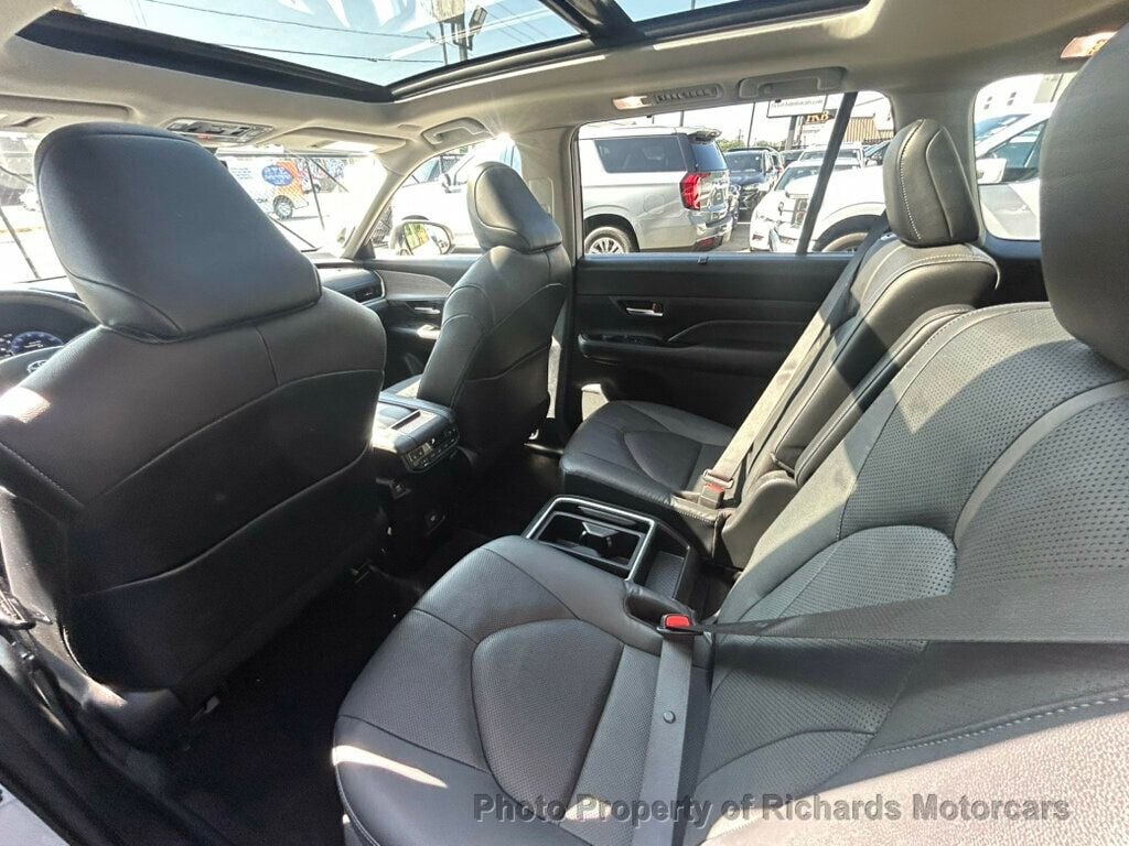 2024 Toyota Grand Highlander  - 23057254 - 17