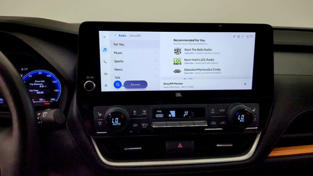 2024 Toyota Grand Highlander Hybrid Limited AWD w/ Panoramic View Camera - 23083962 - 16