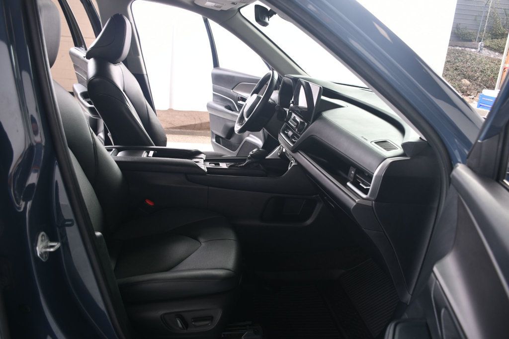 2024 Toyota Grand Highlander Hybrid XLE AWD - 22990137 - 28