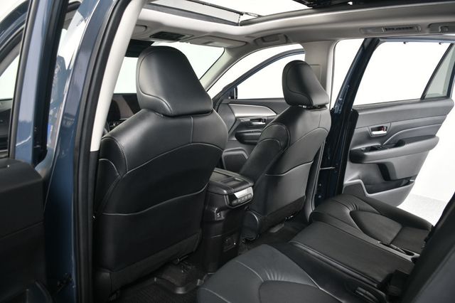 2024 Toyota Grand Highlander Hybrid XLE AWD - 22990137 - 31