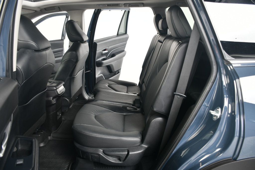 2024 Toyota Grand Highlander Hybrid XLE AWD - 22990137 - 32