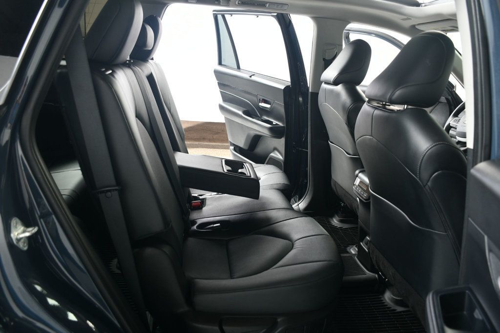 2024 Toyota Grand Highlander Hybrid XLE AWD - 22990137 - 36