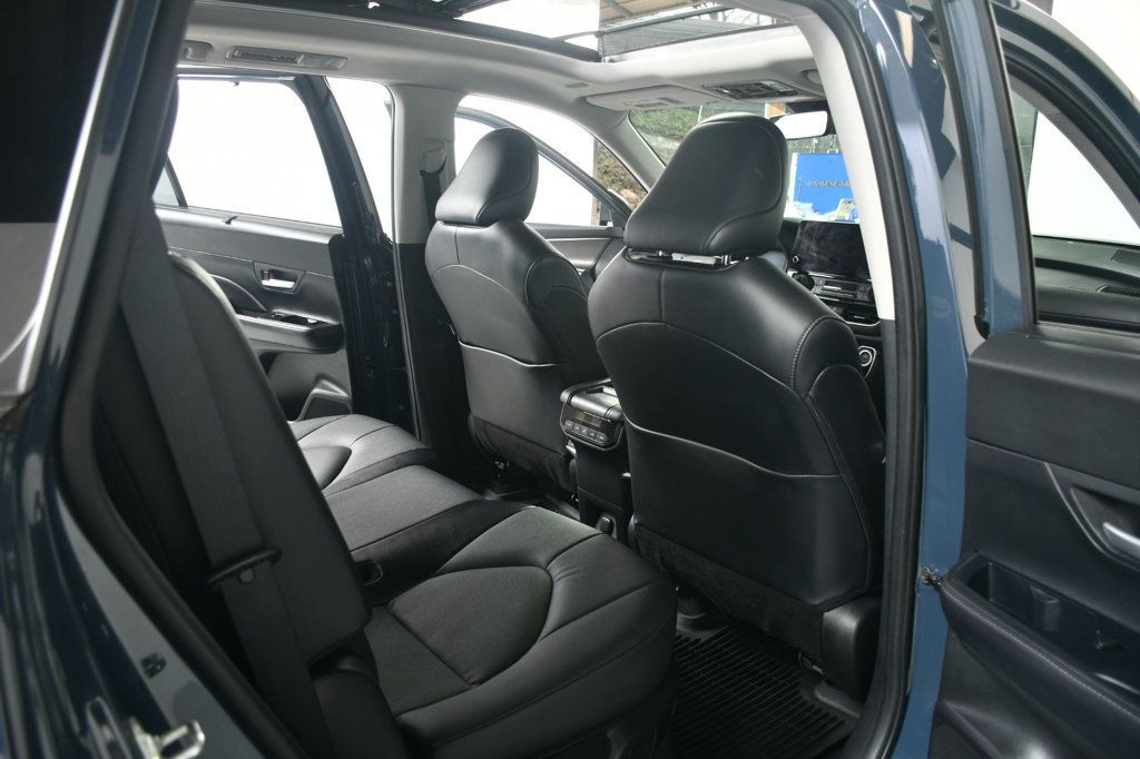 2024 Toyota Grand Highlander Hybrid XLE AWD - 22990137 - 38