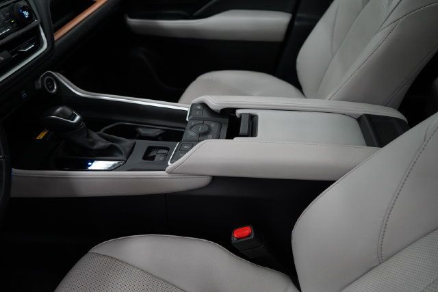 2024 Toyota Grand Highlander Limited - 23092669 - 31