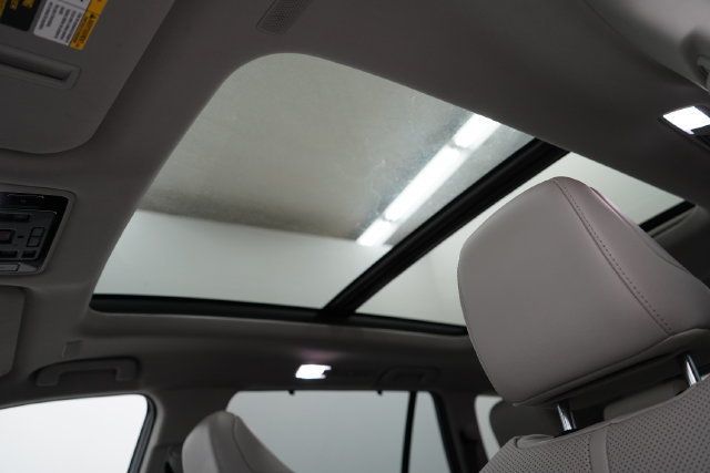 2024 Toyota Grand Highlander Limited - 23092669 - 32