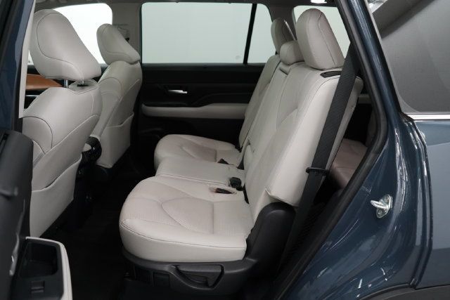 2024 Toyota Grand Highlander Limited - 23092669 - 36
