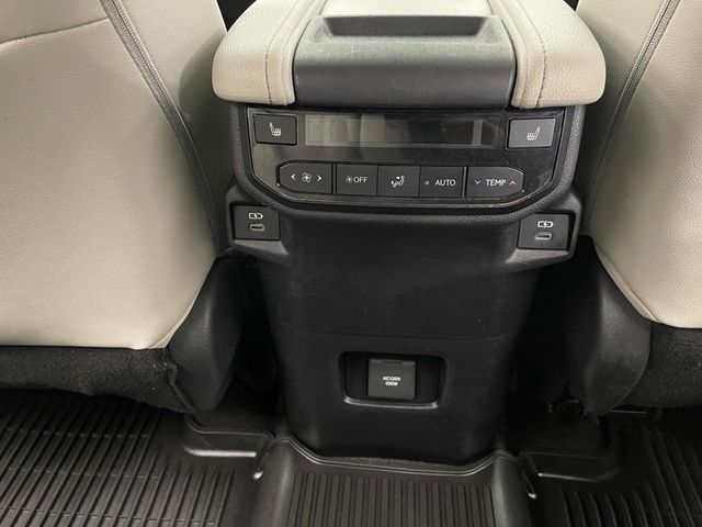 2024 Toyota Grand Highlander Limited AWD - 23009779 - 37