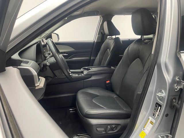 2024 Toyota Grand Highlander Limited AWD - 23010305 - 12