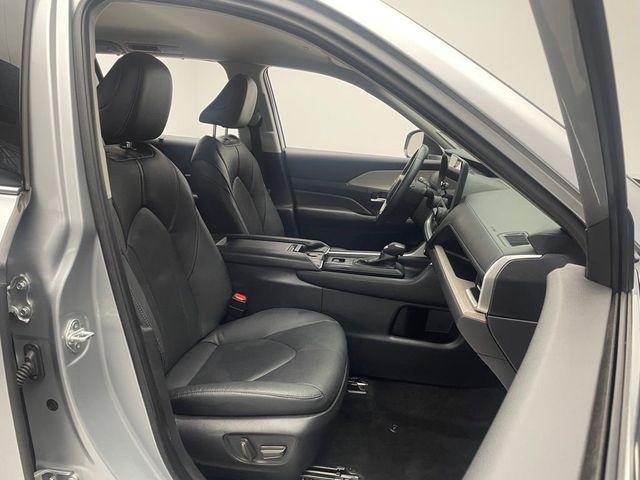 2024 Toyota Grand Highlander Limited AWD - 23010305 - 17