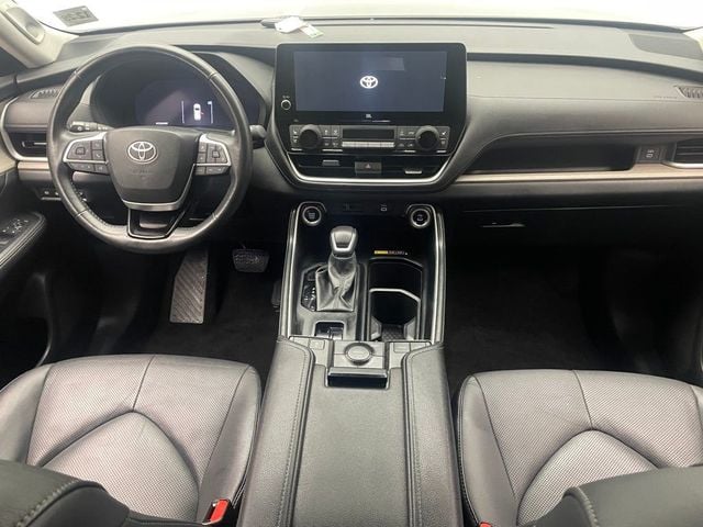 2024 Toyota Grand Highlander Limited AWD - 23010305 - 18