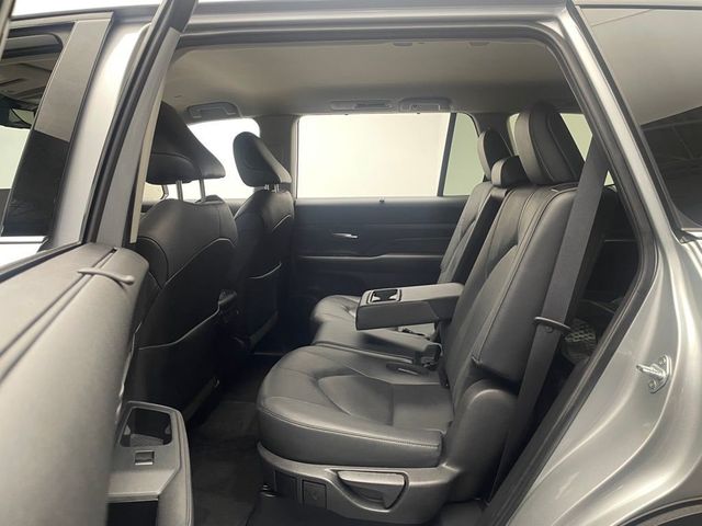 2024 Toyota Grand Highlander Limited AWD - 23010305 - 32