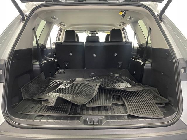 2024 Toyota Grand Highlander Limited AWD - 23010305 - 40
