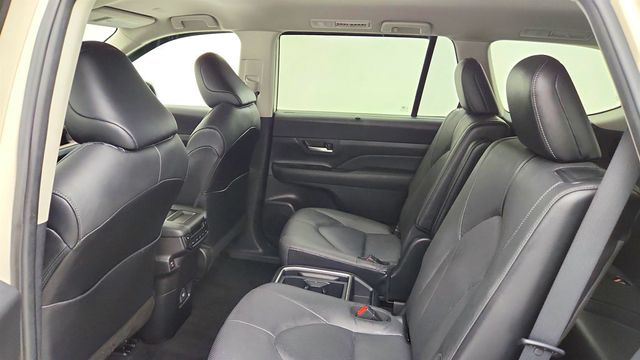 2024 Toyota Grand Highlander Limited AWD - 23030977 - 19