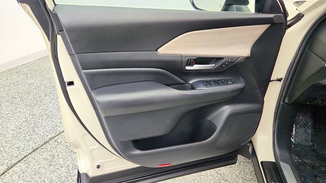 2024 Toyota Grand Highlander Limited AWD w/ Panoramic Roof - 23030977 - 9