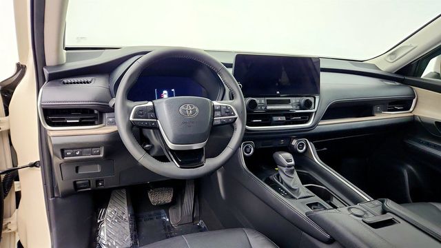 2024 Toyota Grand Highlander Limited AWD w/ Panoramic Roof - 23030977 - 11