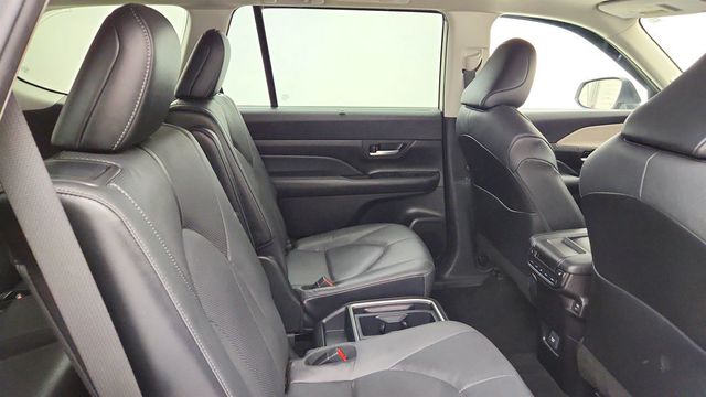 2024 Toyota Grand Highlander Limited AWD w/ Panoramic Roof - 23030977 - 22