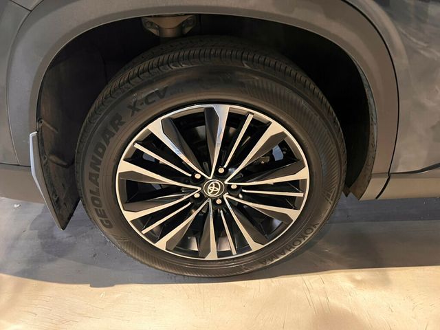 2024 Toyota Grand Highlander LocalTrade/Hybrid/MAX Platinum/Htd&CldSeats/PanoRoof/AdapCruise - 23021741 - 10