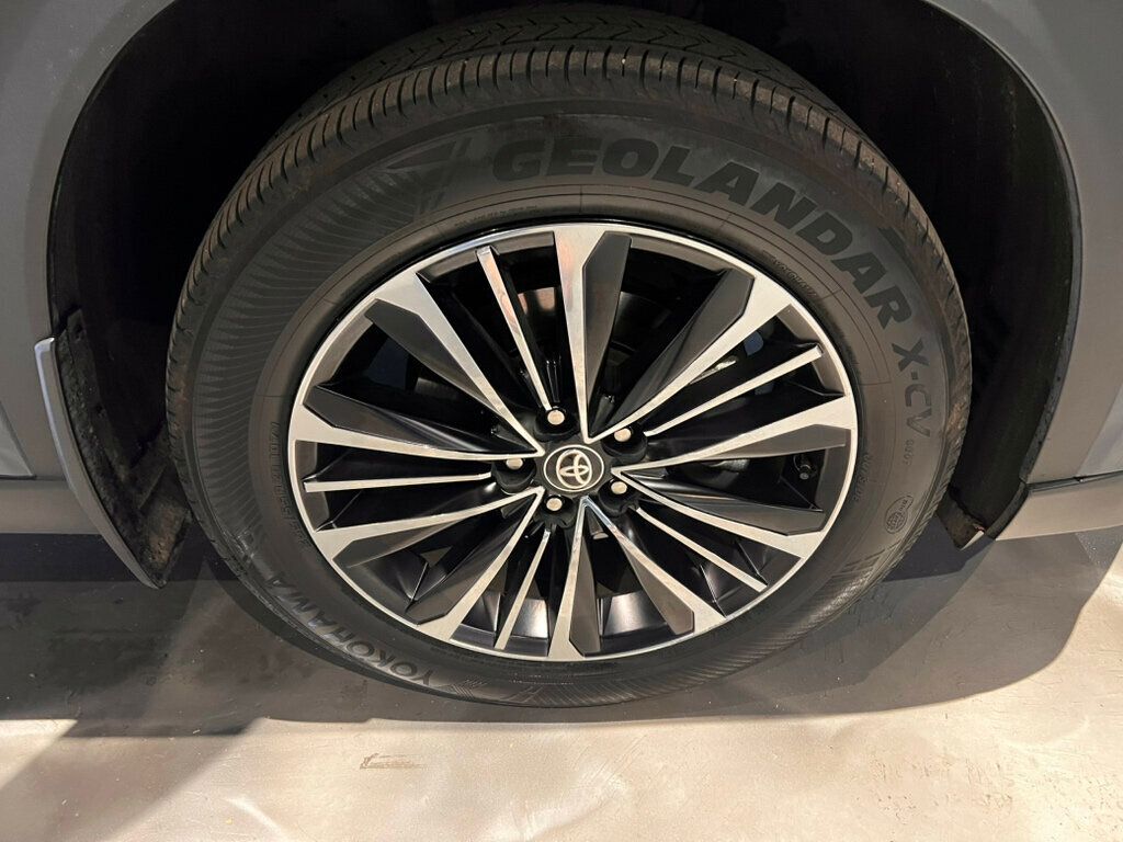 2024 Toyota Grand Highlander LocalTrade/Hybrid/MAX Platinum/Htd&CldSeats/PanoRoof/AdapCruise - 23021741 - 11
