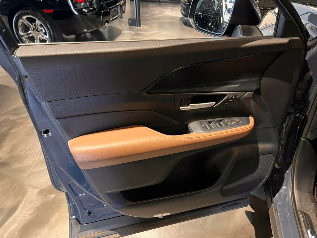 2024 Toyota Grand Highlander LocalTrade/Hybrid/MAX Platinum/Htd&CldSeats/PanoRoof/AdapCruise - 23021741 - 12