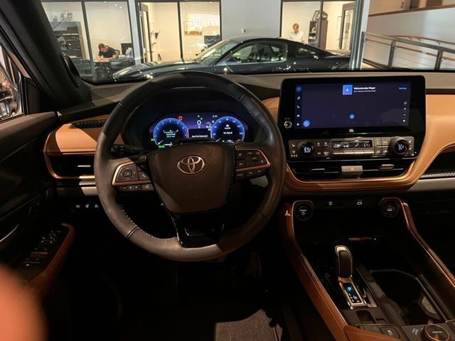 2024 Toyota Grand Highlander LocalTrade/Hybrid/MAX Platinum/Htd&CldSeats/PanoRoof/AdapCruise - 23021741 - 15