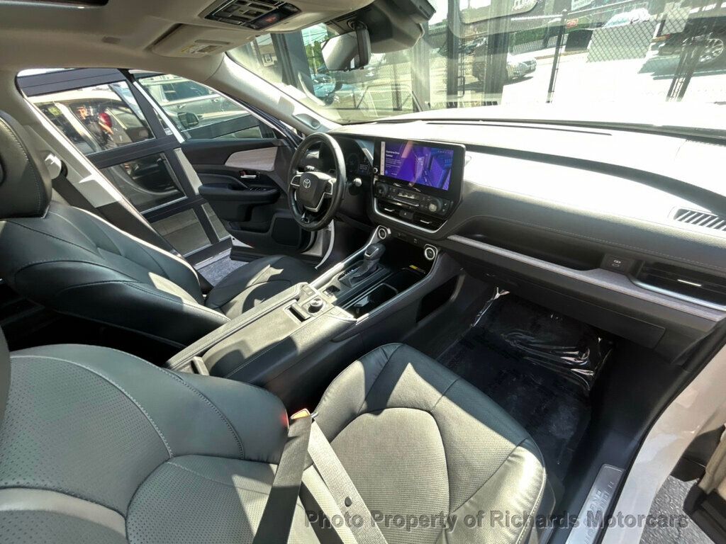 2024 Toyota Grand Highlander Platinum AWD - 23057254 - 24