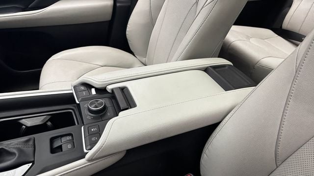 2024 Toyota Grand Highlander Platinum AWD - 23030150 - 26