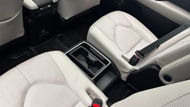 2024 Toyota Grand Highlander Platinum AWD - 23030150 - 36