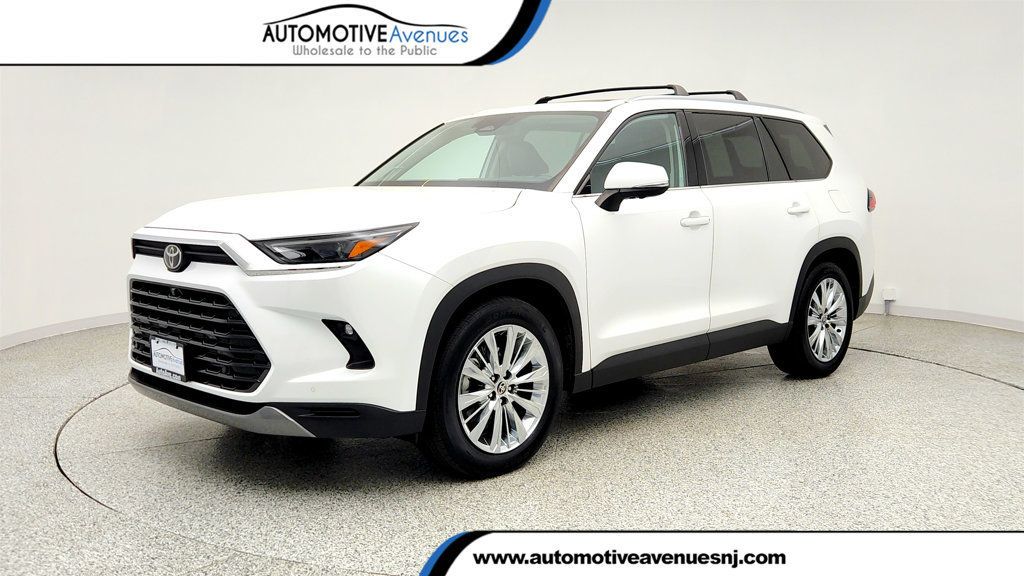 2024 Toyota Grand Highlander Platinum AWD w/ Dashcam - 23028810 | Video 1