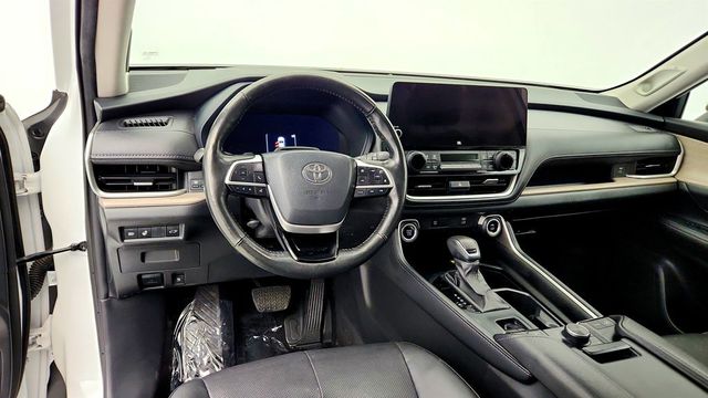 2024 Toyota Grand Highlander Platinum AWD w/ Dashcam - 23028810 - 11