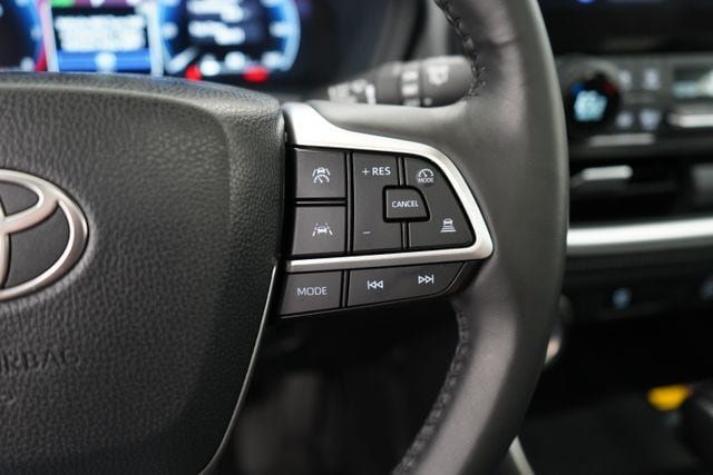 2024 Toyota Grand Highlander XLE - 23079505 - 18