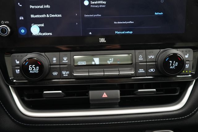 2024 Toyota Grand Highlander XLE - 23079505 - 29