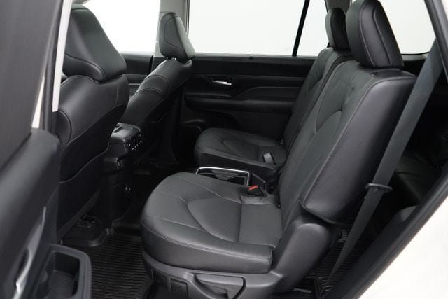 2024 Toyota Grand Highlander XLE - 23079505 - 39
