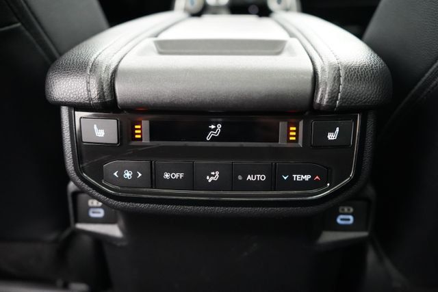 2024 Toyota Grand Highlander XLE - 23079505 - 40