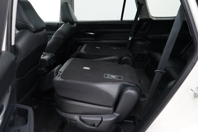 2024 Toyota Grand Highlander XLE - 23079505 - 41
