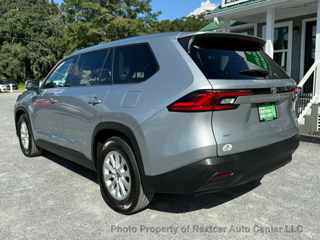 2024 Toyota Grand Highlander XLE AWD photo 3