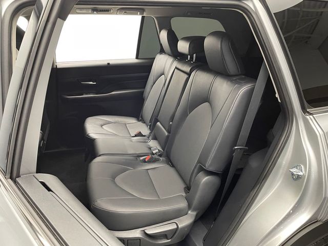 2024 Toyota Grand Highlander XLE AWD - 22951229 - 33