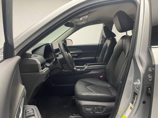 2024 Toyota Grand Highlander XLE AWD - 22975362 - 11