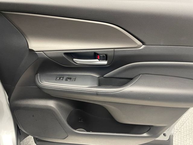 2024 Toyota Grand Highlander XLE AWD - 22975362 - 14