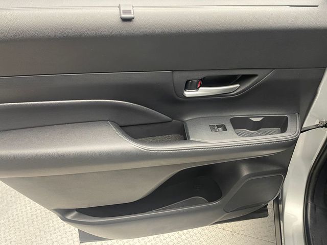 2024 Toyota Grand Highlander XLE AWD - 22975362 - 31