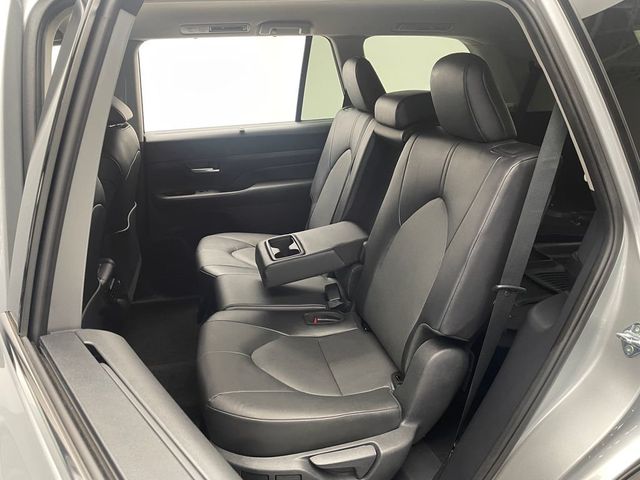 2024 Toyota Grand Highlander XLE AWD - 22975362 - 33