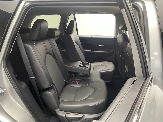 2024 Toyota Grand Highlander XLE AWD - 22975362 - 36