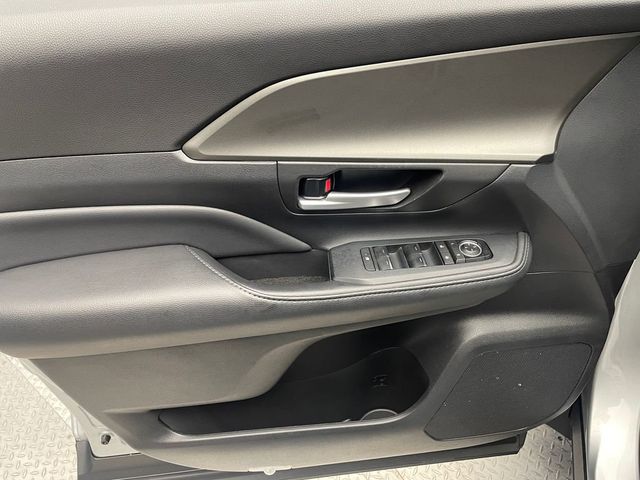 2024 Toyota Grand Highlander XLE AWD - 22975362 - 8
