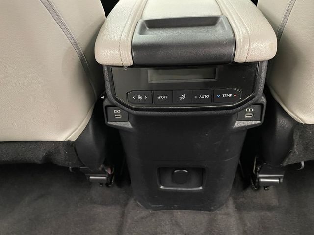 2024 Toyota Grand Highlander XLE AWD - 23013207 - 37